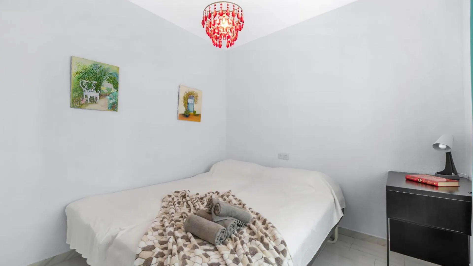 Sunny Fuengirola Villa With Pool & Private Terrace בית נופש